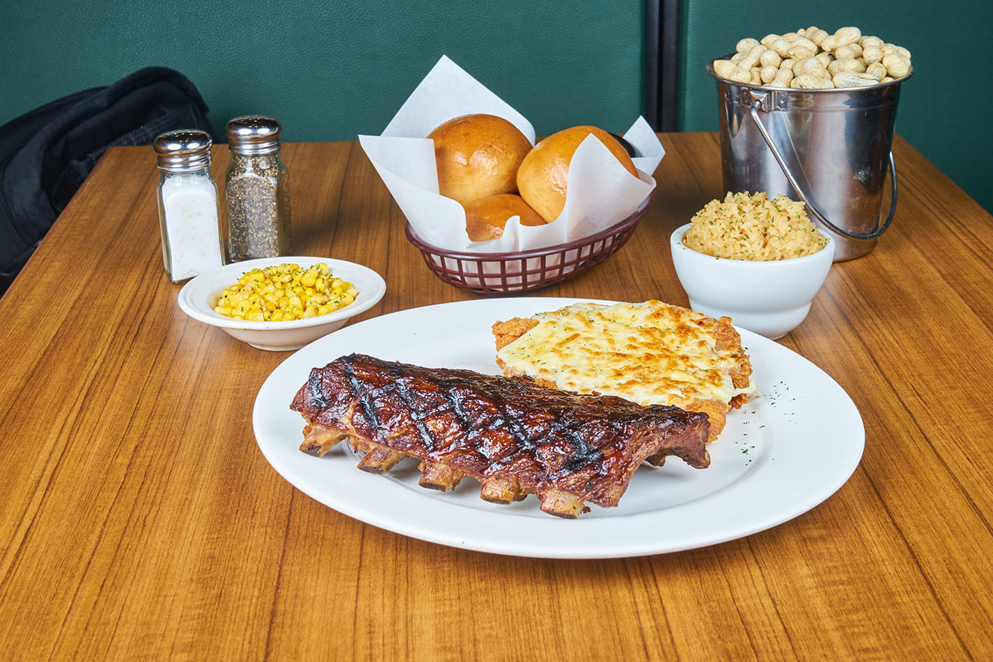Award-Winning Baby Back Ribs with Monterey Chicken Melt – Texas Roadhouse